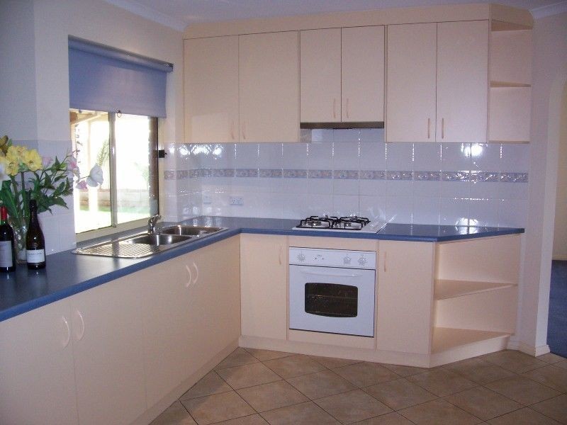 1 Parkway Avenue, Walkley Heights SA 5098