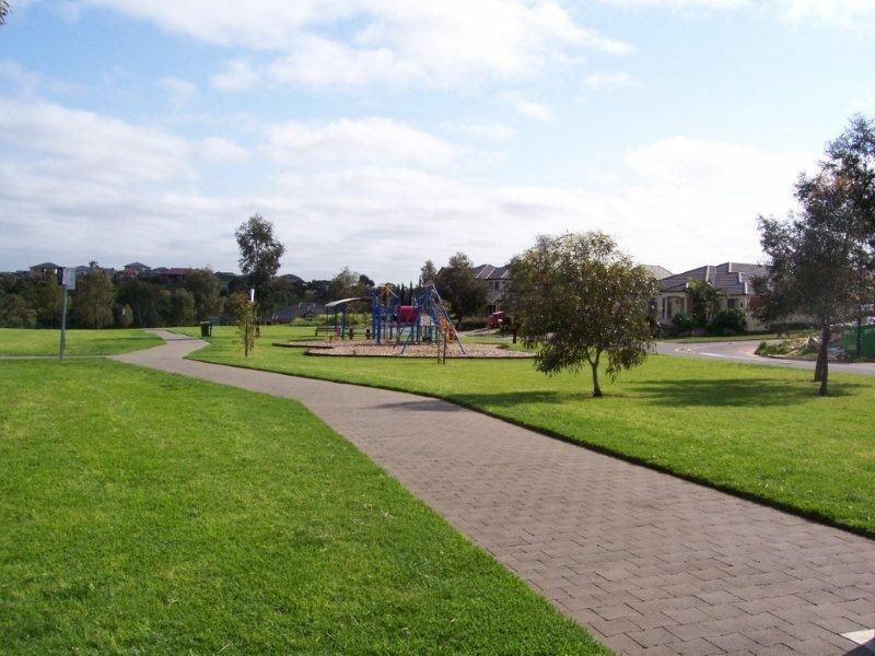 1 Parkway Avenue, Walkley Heights SA 5098