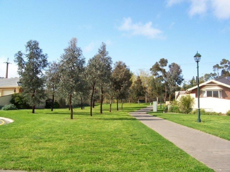 1 Parkway Avenue, Walkley Heights SA 5098