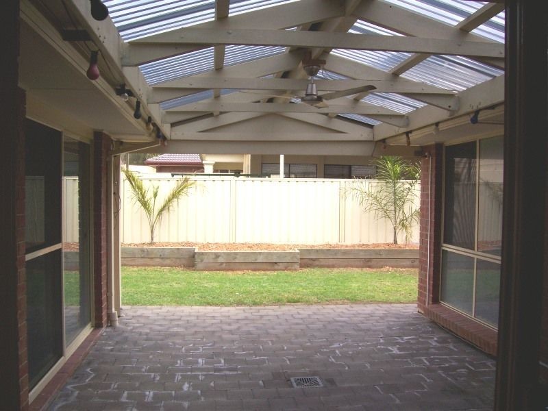 1 Parkway Avenue, Walkley Heights SA 5098