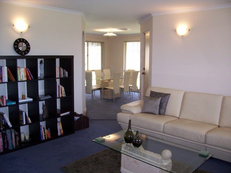 1 Parkway Avenue, Walkley Heights SA 5098