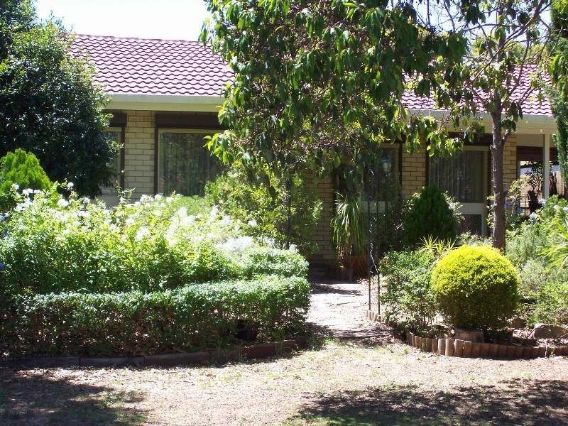 15 Scullin Crescent, Hope Valley SA 5090