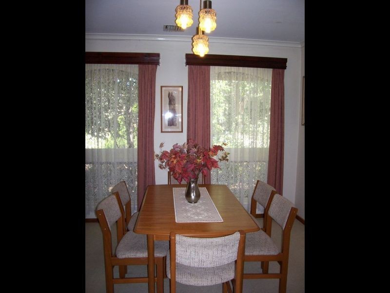 15 Scullin Crescent, Hope Valley SA 5090