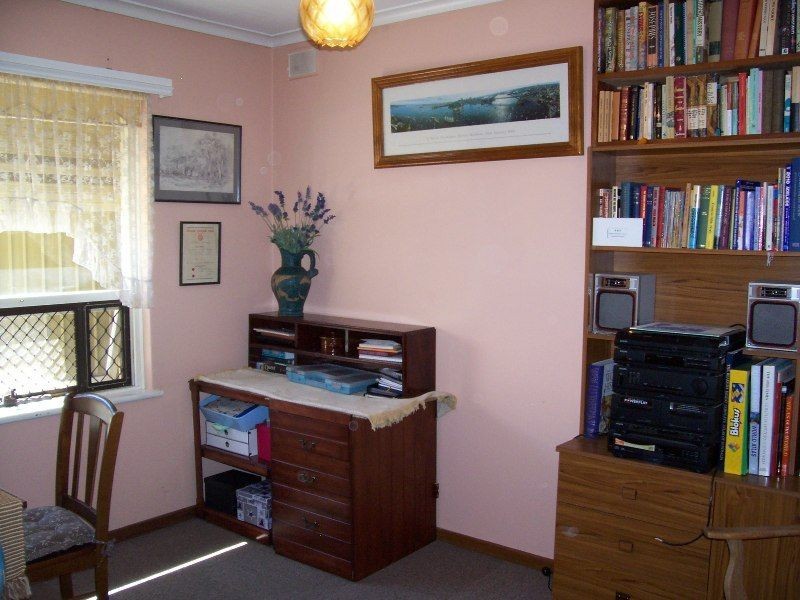 15 Scullin Crescent, Hope Valley SA 5090