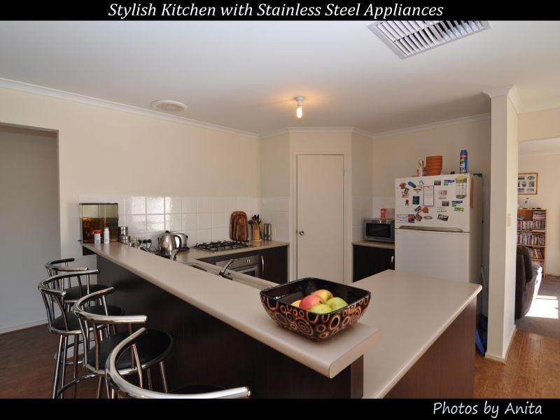 8 Vine Parade, Munno Para West SA 5115