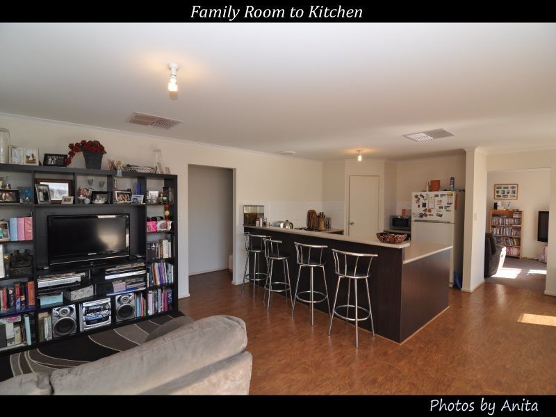 8 Vine Parade, Munno Para West SA 5115