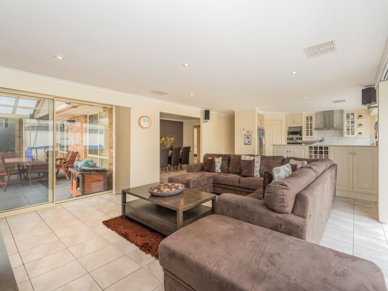 6 Sunset Circuit, Walkley Heights SA 5098
