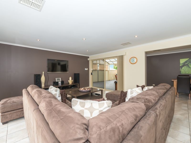 6 Sunset Circuit, Walkley Heights SA 5098