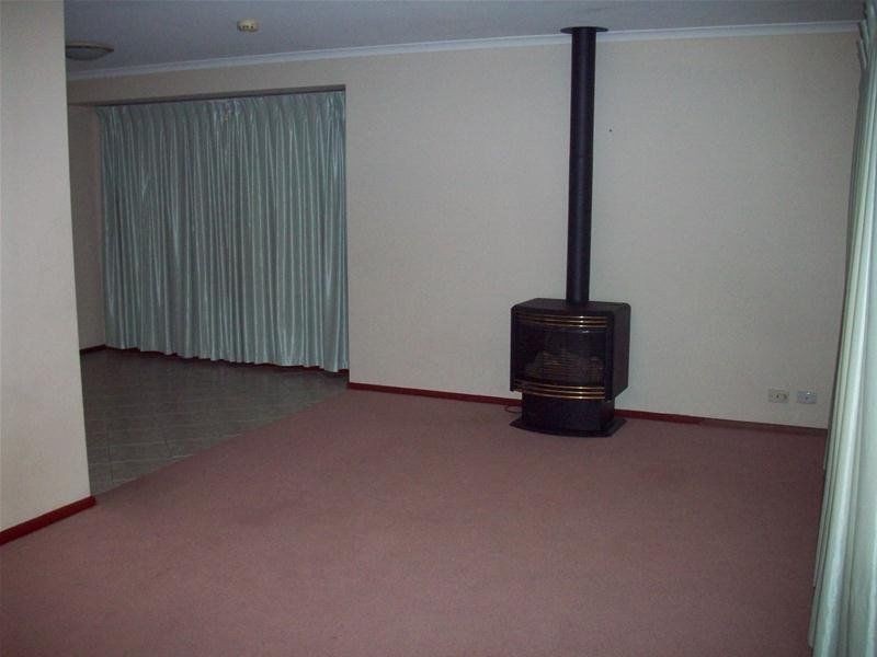 15 Holmeswood Court, Para Hills West SA 5096