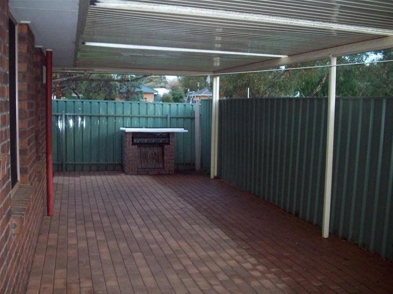 15 Holmeswood Court, Para Hills West SA 5096