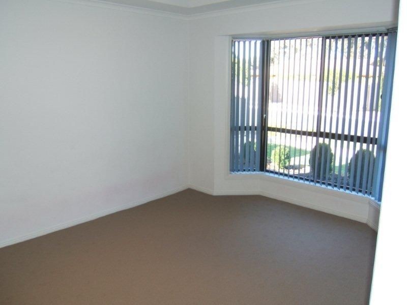 14 Kopoola Crescent, Gilles Plains SA 5086