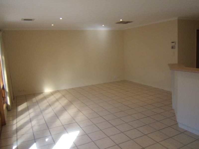 16 Little Moreton Court, Oakden SA 5086