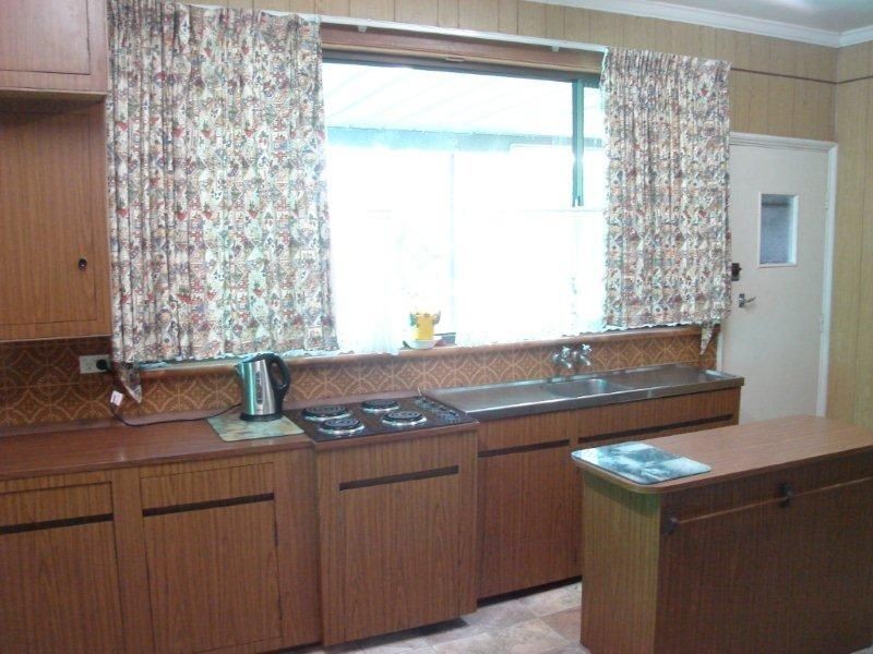 10 Melrose Avenue, Clearview SA 5085