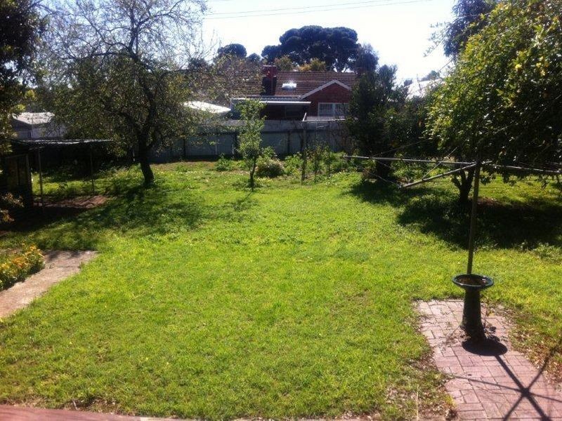 10 Melrose Avenue, Clearview SA 5085