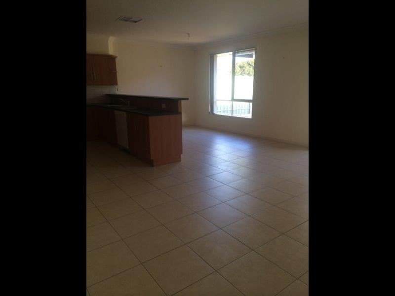 5A CREEK RISE, Walkley Heights SA 5098