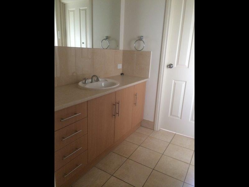 5A CREEK RISE, Walkley Heights SA 5098