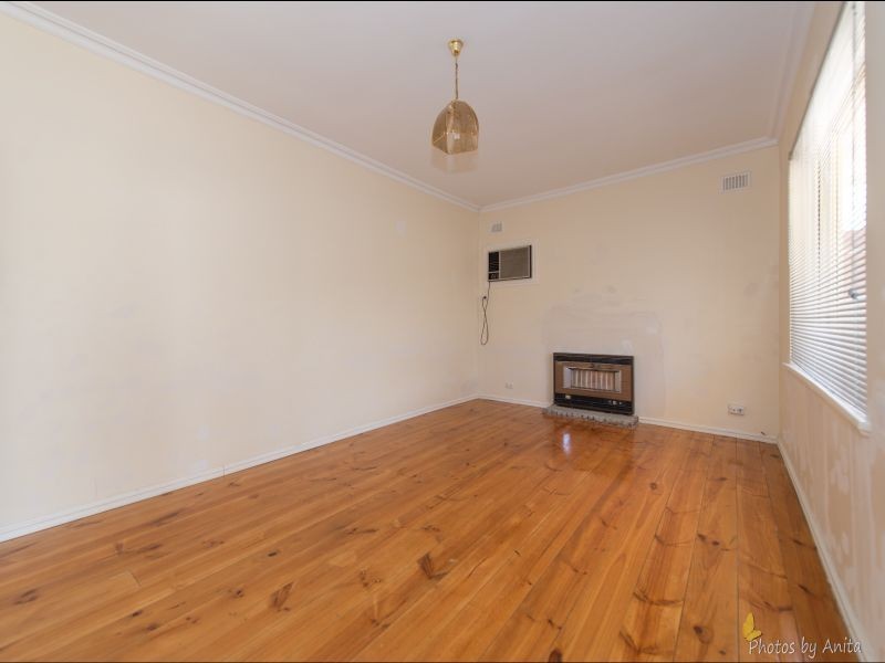 19 Amber Avenue, Clearview SA 5085