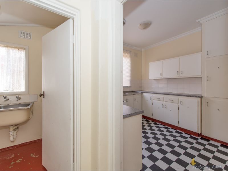 19 Amber Avenue, Clearview SA 5085