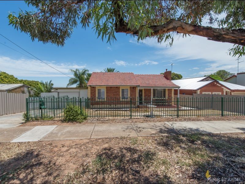 19 Amber Avenue, Clearview SA 5085