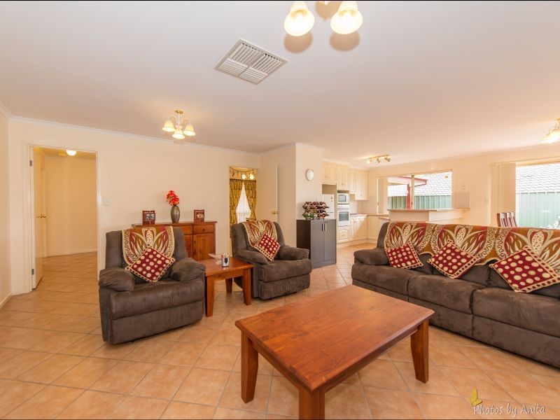 50 Saddle Crescent, Walkley Heights SA 5098