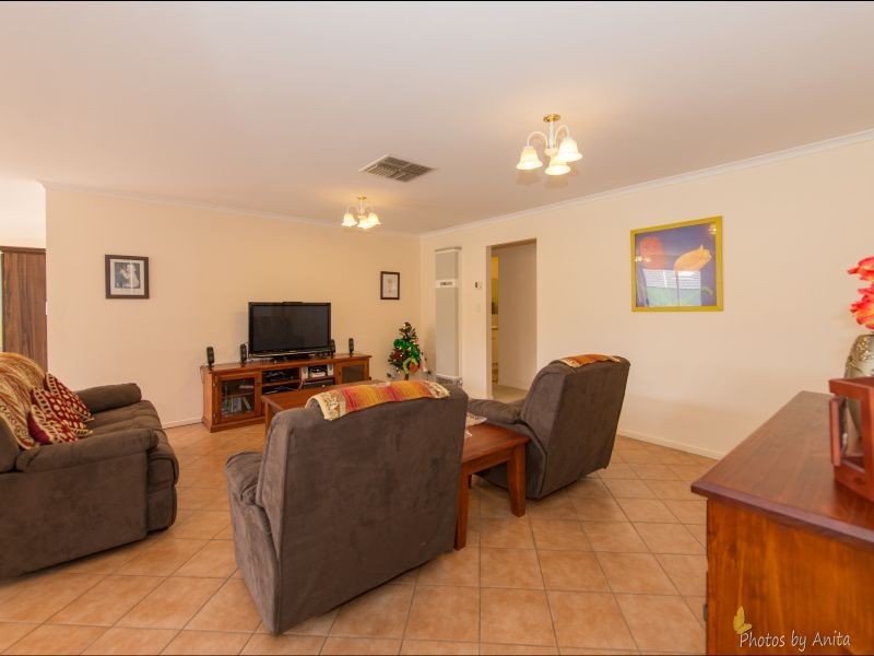 50 Saddle Crescent, Walkley Heights SA 5098