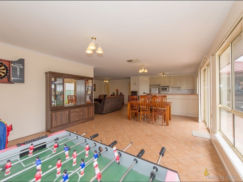 50 Saddle Crescent, Walkley Heights SA 5098