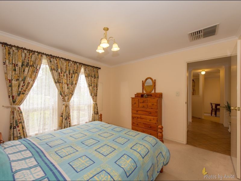 50 Saddle Crescent, Walkley Heights SA 5098