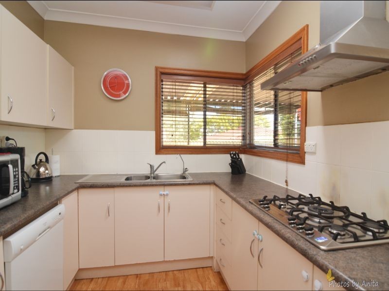 6 Lyle Street, Para Vista SA 5093