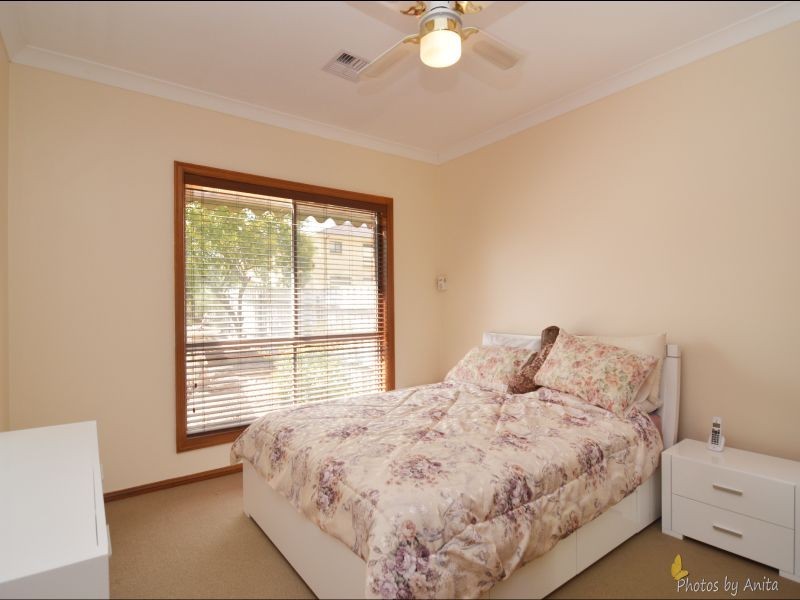 6 Lyle Street, Para Vista SA 5093