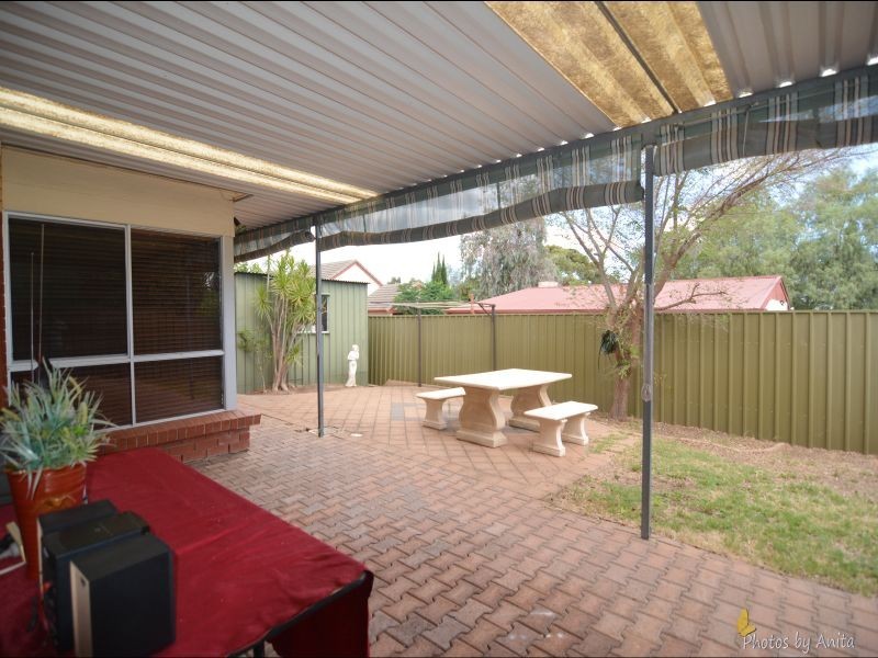 6 Lyle Street, Para Vista SA 5093