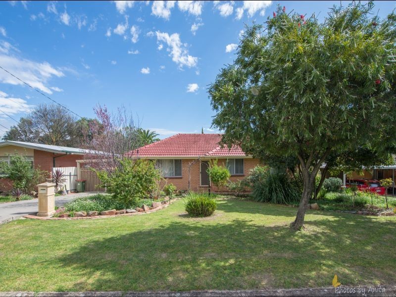 12 Nottingham Crescent, Valley View SA 5093