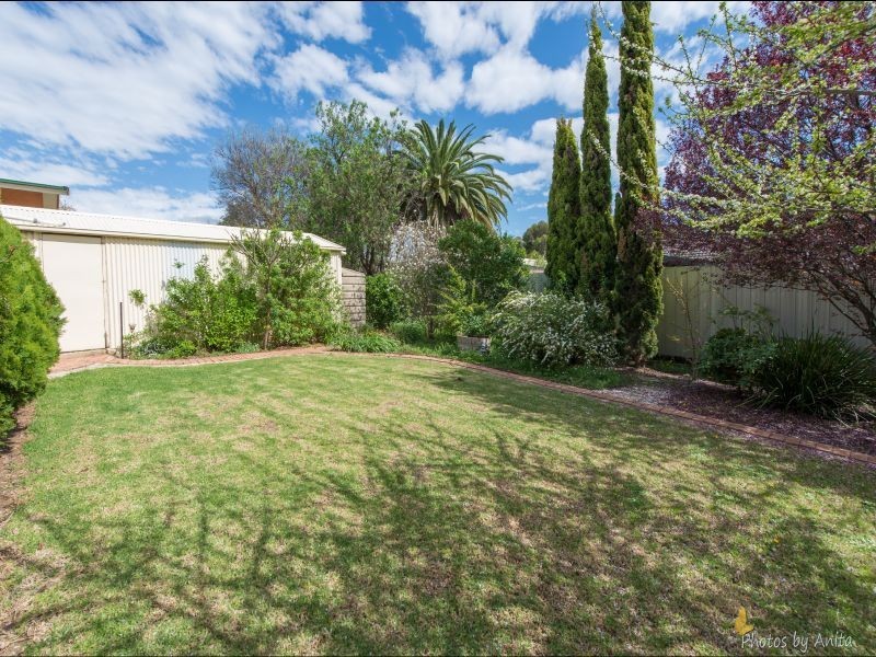 12 Nottingham Crescent, Valley View SA 5093