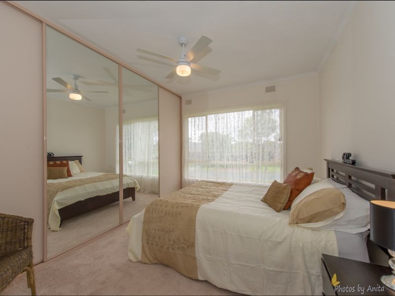 17 Somerset Avenue, Redwood Park SA 5097