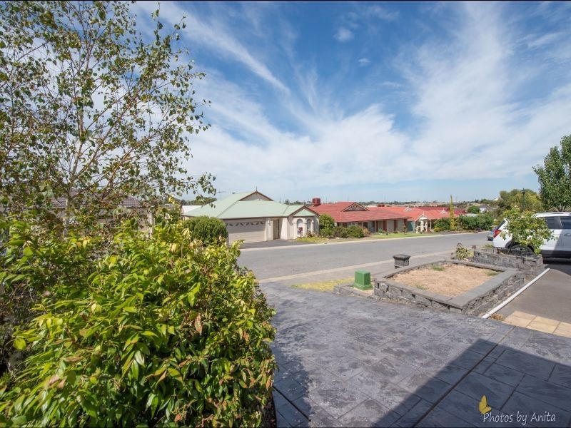 17 Pineview Court, Walkley Heights SA 5098
