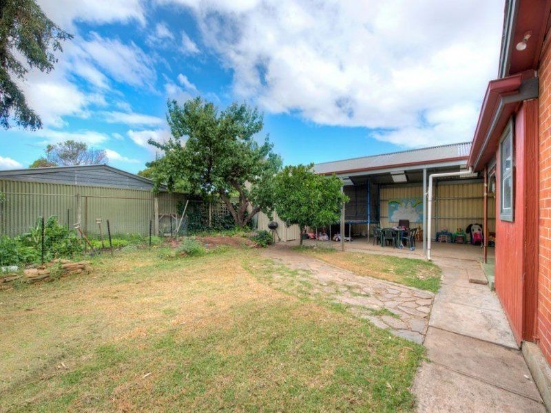 8 Stuart Street, Dernancourt SA 5075