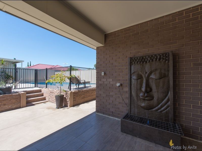 70 Kent Avenue, Clearview SA 5085