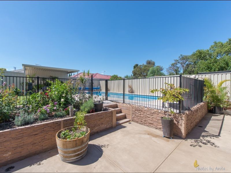 70 Kent Avenue, Clearview SA 5085