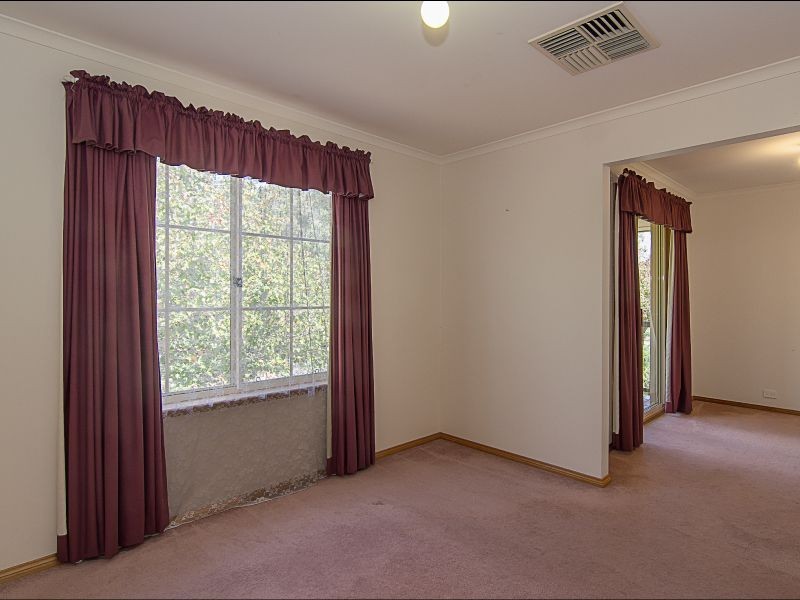 52 Parkview Drive, Oakden SA 5086