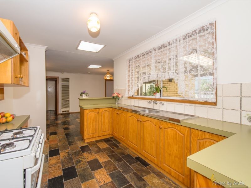 52 Heather Drive, Ridgehaven SA 5097