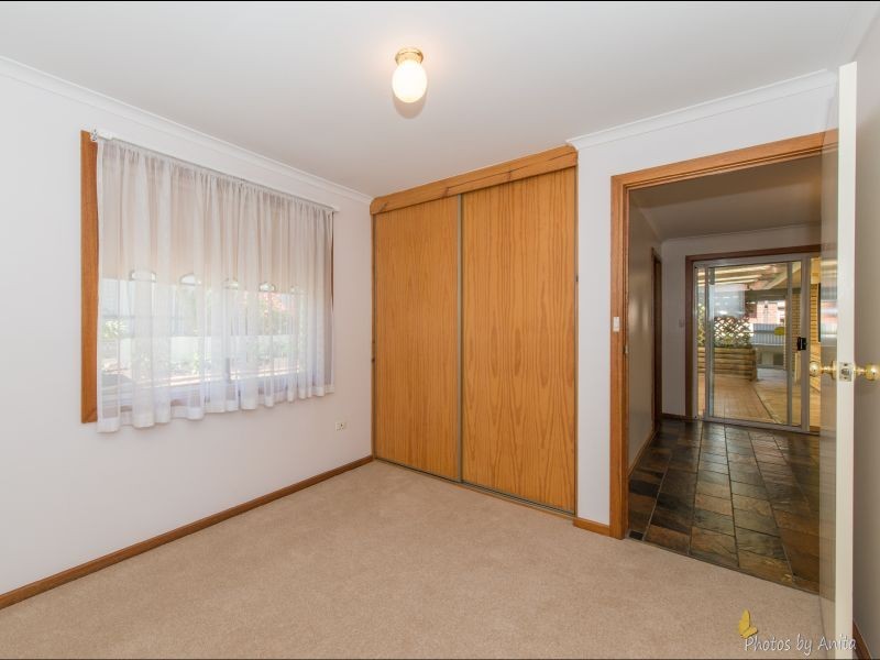 52 Heather Drive, Ridgehaven SA 5097