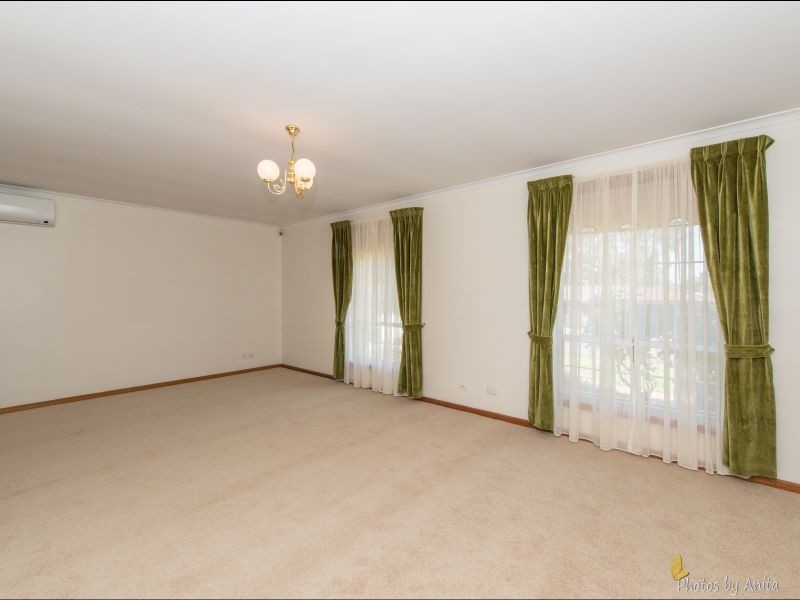 52 Heather Drive, Ridgehaven SA 5097