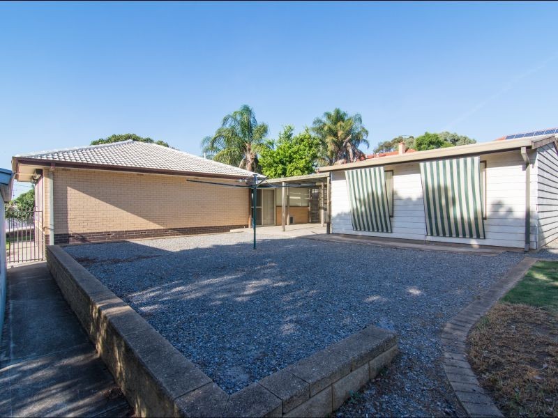 11 Regent Avenue, Pooraka SA 5095