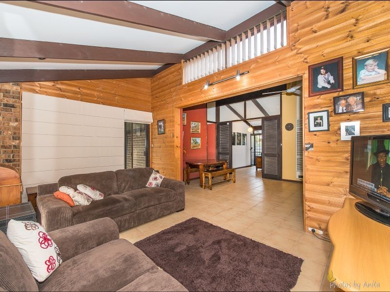 18 Nunyah Drive, Banksia Park SA 5091