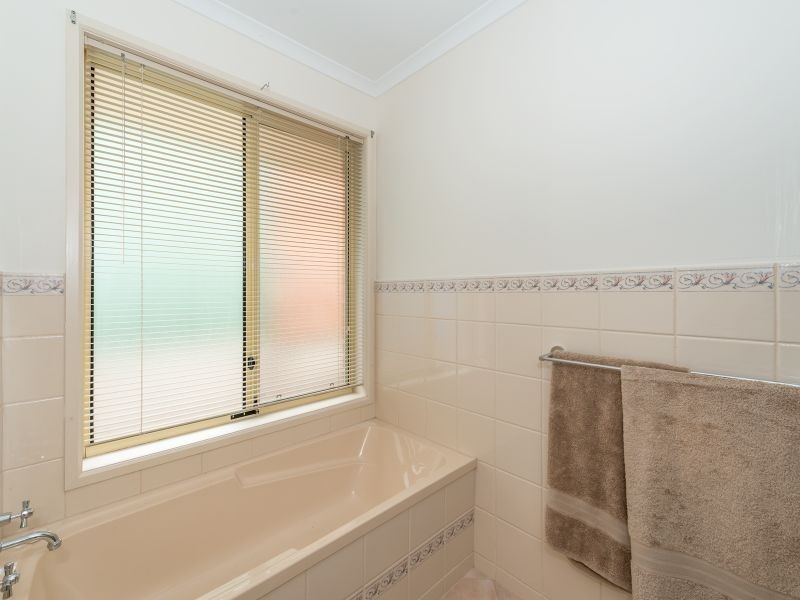 6 Avenger Place, Walkley Heights SA 5098