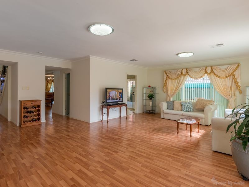 73 RM Williams Drive, Walkley Heights SA 5098
