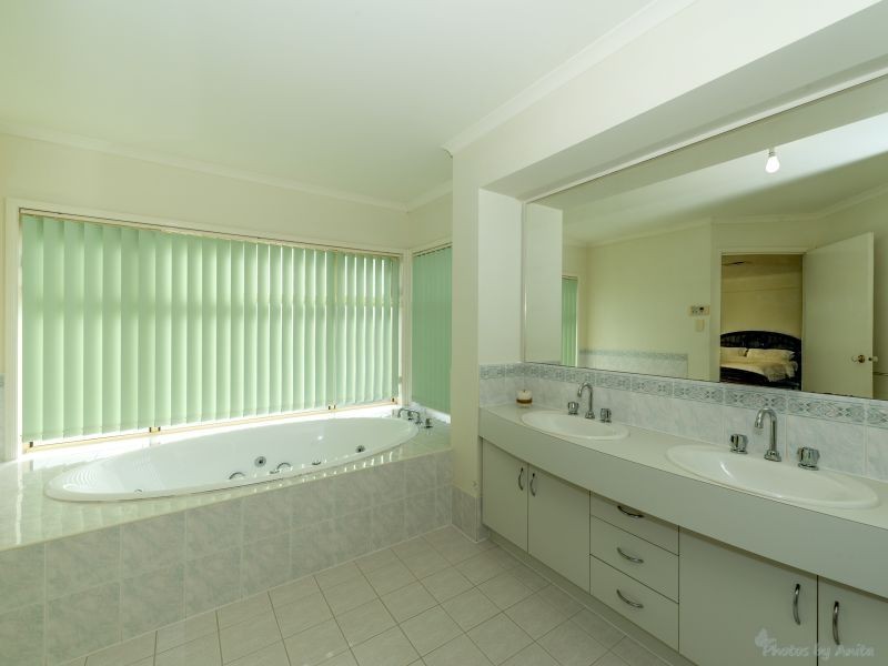 73 RM Williams Drive, Walkley Heights SA 5098