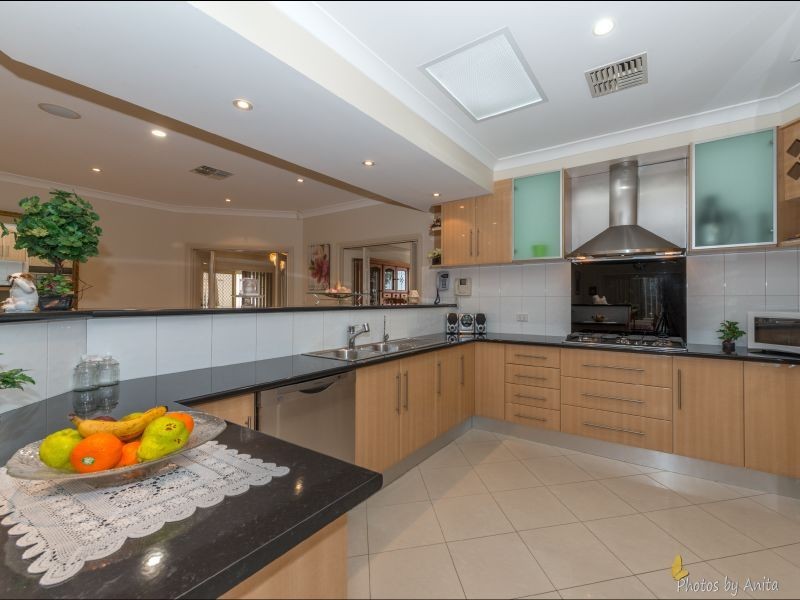 53 Duke Ave, Para Hills SA 5096