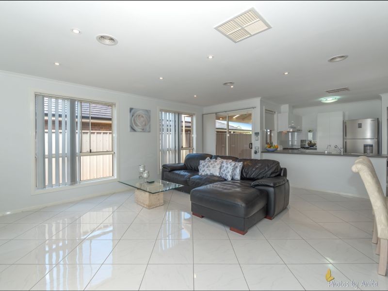 24 Kentia Drive, Para Hills West SA 5096