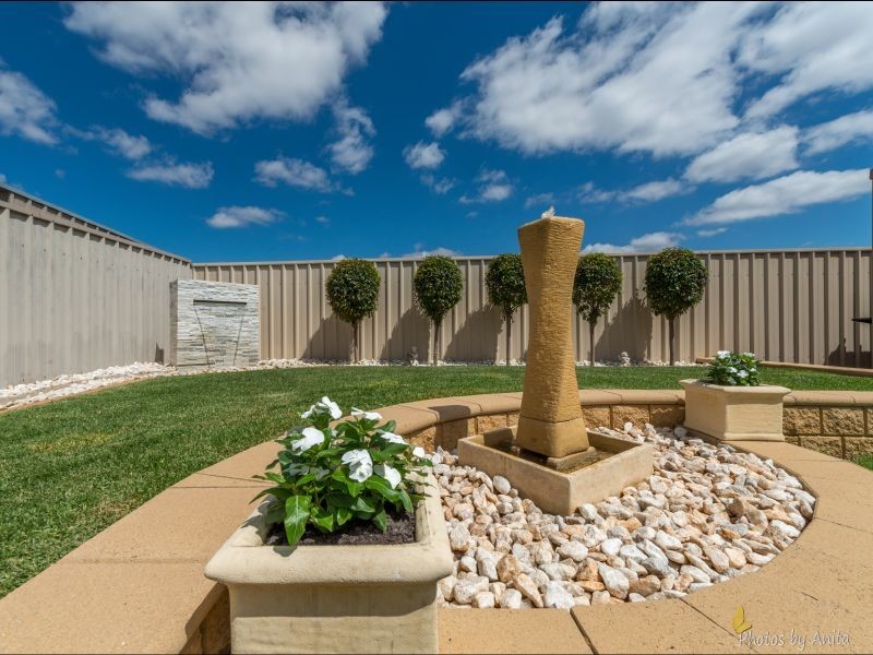 24 Kentia Drive, Para Hills West SA 5096