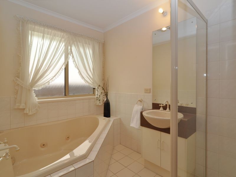 5 Field Street, Oakden SA 5086